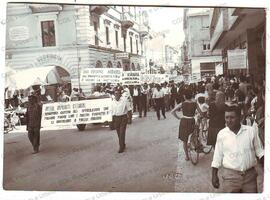 Sfilata del corteo in Via Branca - 1963
